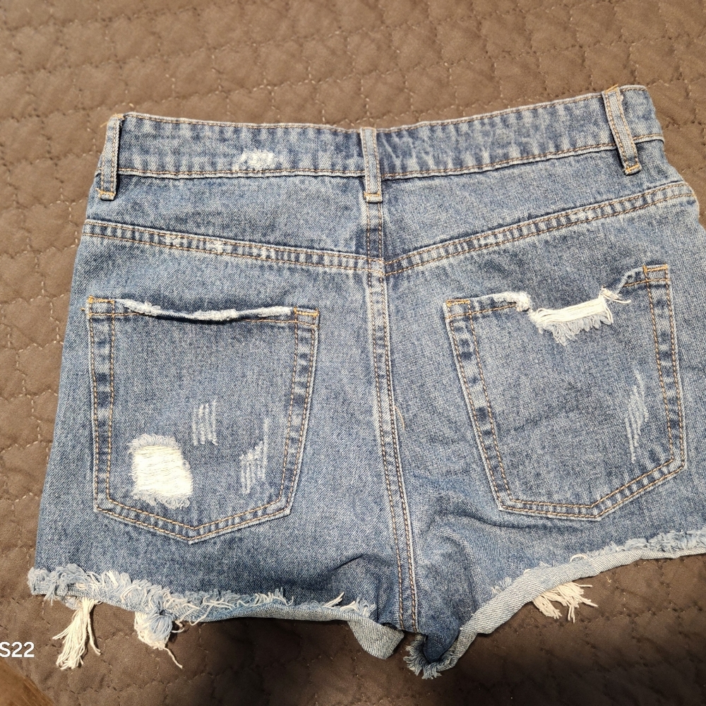 Short - Picture 3 of 3